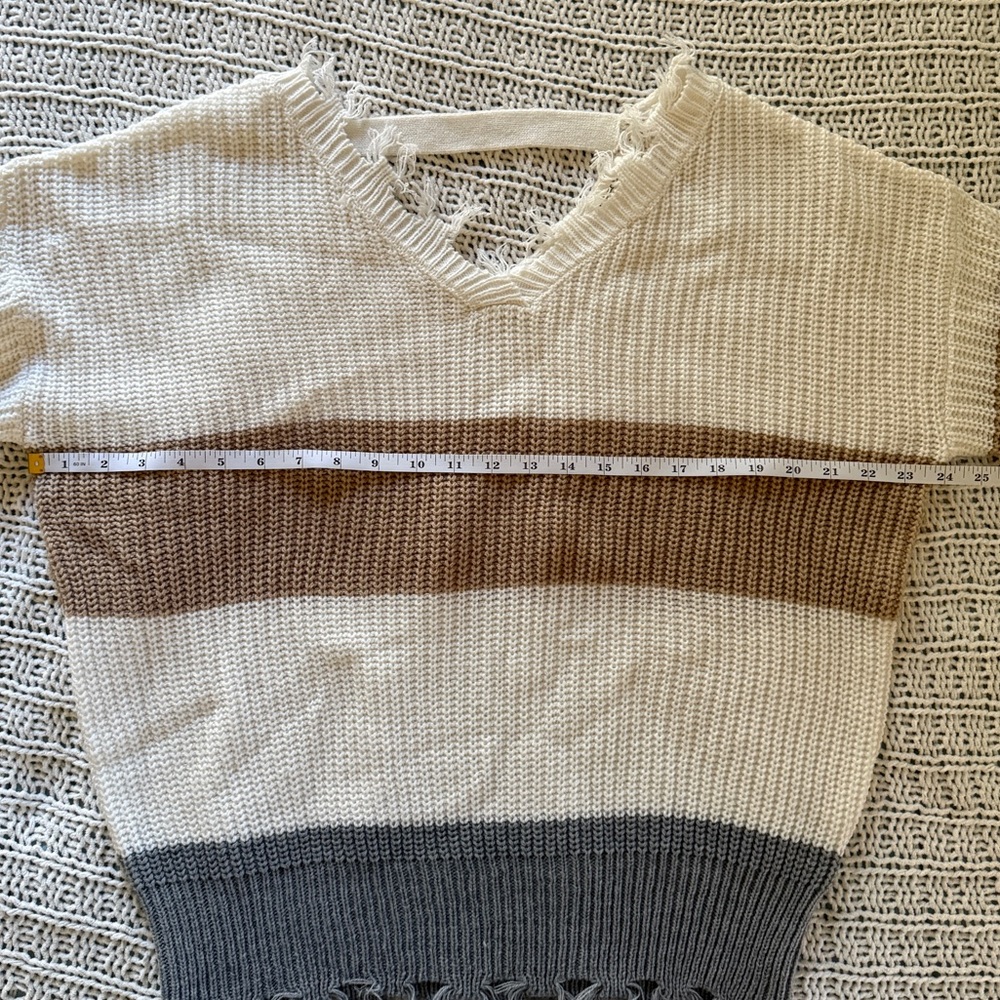 Moon & Madison V-Neck Sweater White Brown Grey Knit Colorblock Striped Freyed S - Picture 6 of 7
